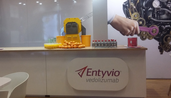Vers geperste jus d'orange voor de bezoekers van Takeda