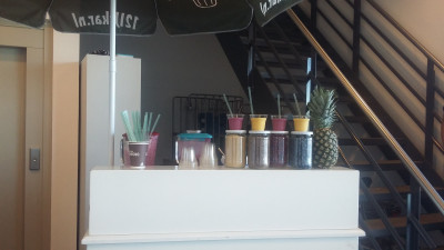 De medewerkers van Scholten Awater trakteren op verse smoothies!